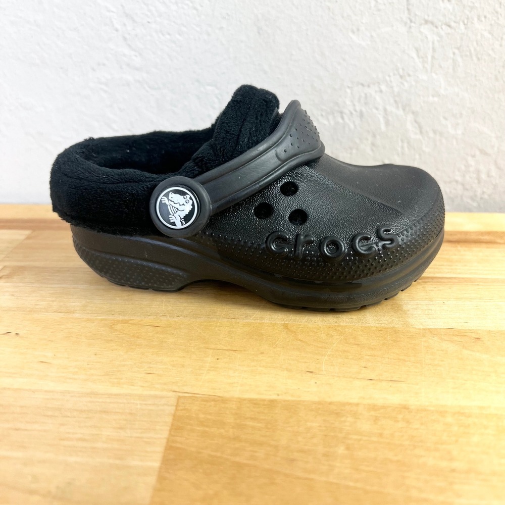 Crocs Classic Fuzz-Lined Clog Black Fleece Lined Slip On Shoes Little Kid Size 6